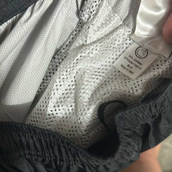 Patagonia Women’s Torrentshell Black Pants NWOT Size XL - Picture 7 of 7